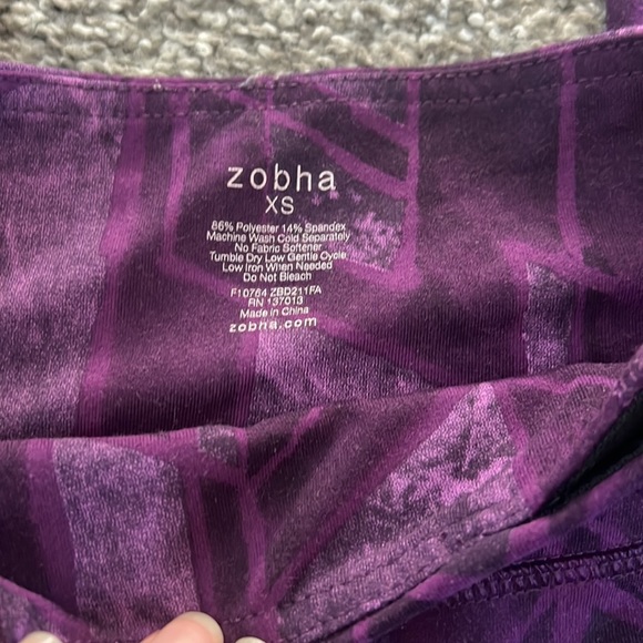 Zobha Leggings in a fun purple pattern! - Picture 4 of 4